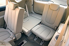 2007 Kia Rondo EX   Compact Minivan
